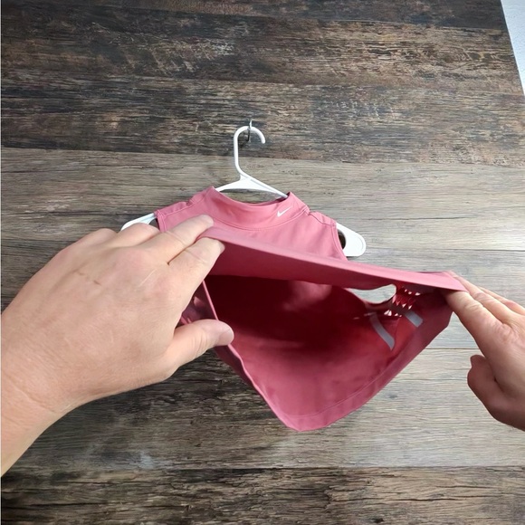 Nike Pro Women's Pink Tank Crop Top - Picture 8 of 9